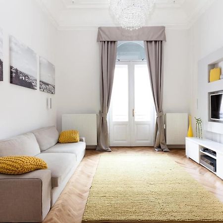 Bpr Sophisticated Astoria Suite With Balcony Budapest Bagian luar foto