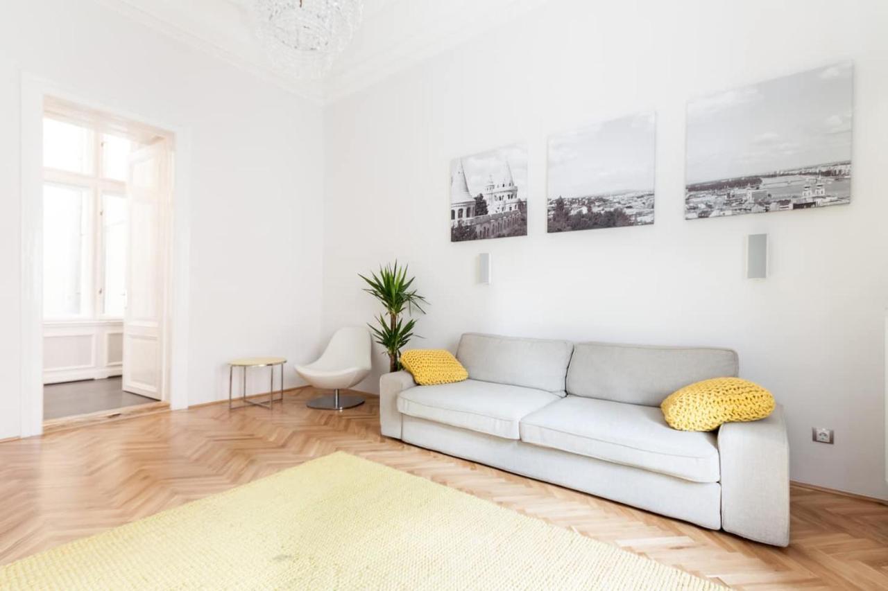 Bpr Sophisticated Astoria Suite With Balcony Budapest Bagian luar foto