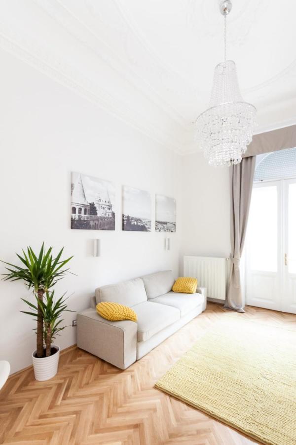 Bpr Sophisticated Astoria Suite With Balcony Budapest Bagian luar foto