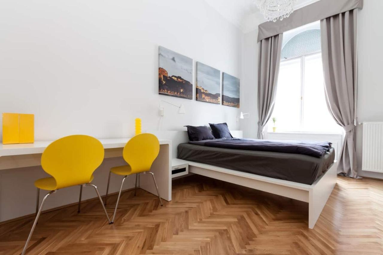 Bpr Sophisticated Astoria Suite With Balcony Budapest Bagian luar foto