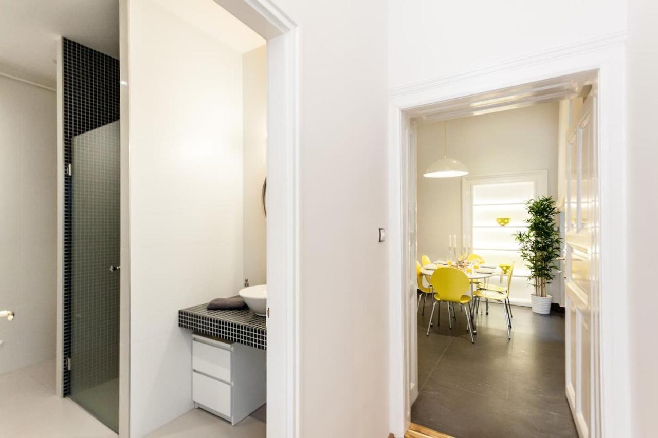Bpr Sophisticated Astoria Suite With Balcony Budapest Bagian luar foto