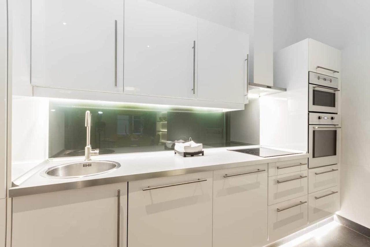 Bpr Sophisticated Astoria Suite With Balcony Budapest Bagian luar foto