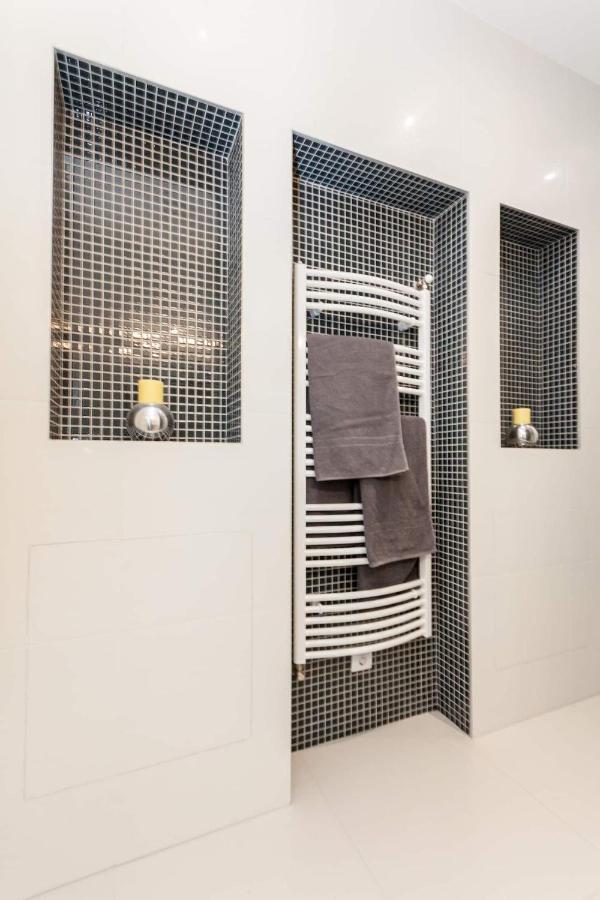 Bpr Sophisticated Astoria Suite With Balcony Budapest Bagian luar foto