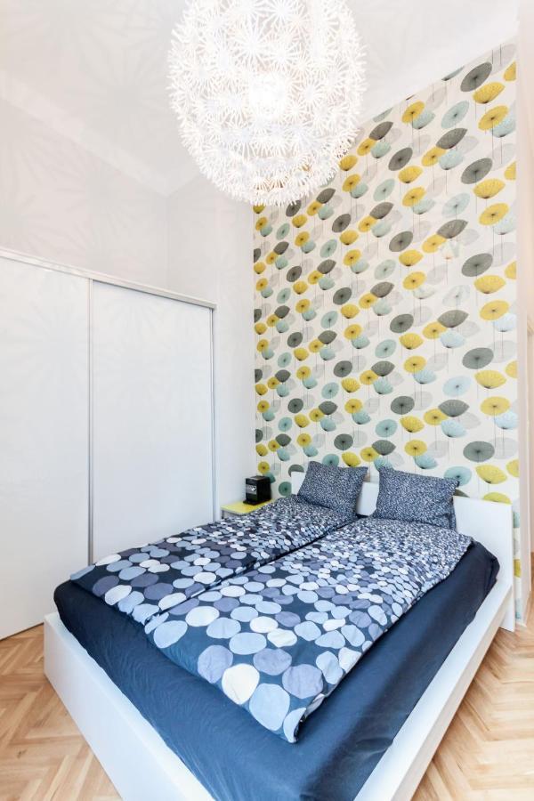 Bpr Sophisticated Astoria Suite With Balcony Budapest Bagian luar foto