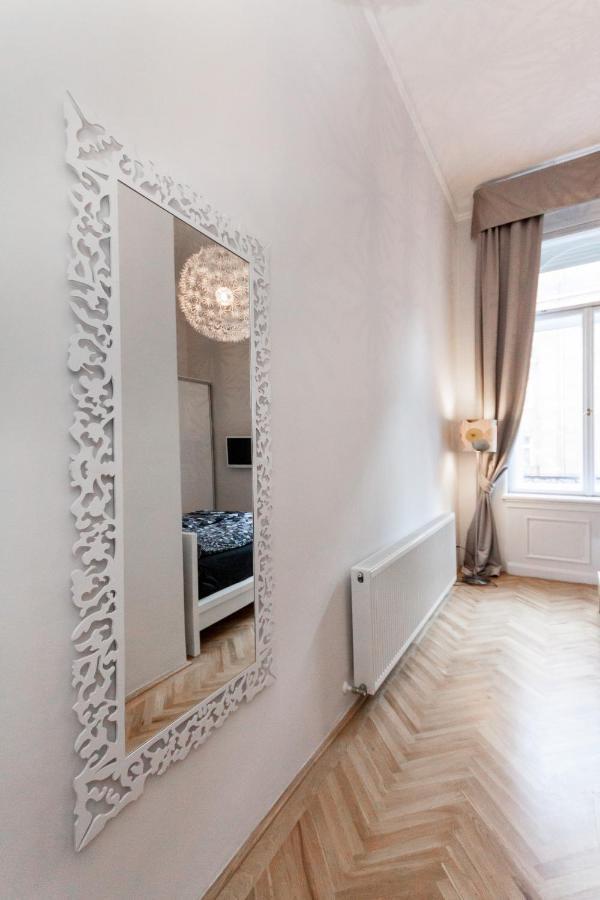 Bpr Sophisticated Astoria Suite With Balcony Budapest Bagian luar foto