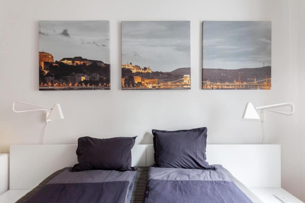 Bpr Sophisticated Astoria Suite With Balcony Budapest Bagian luar foto