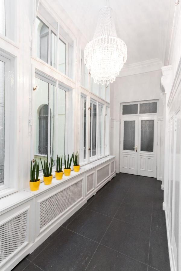 Bpr Sophisticated Astoria Suite With Balcony Budapest Bagian luar foto